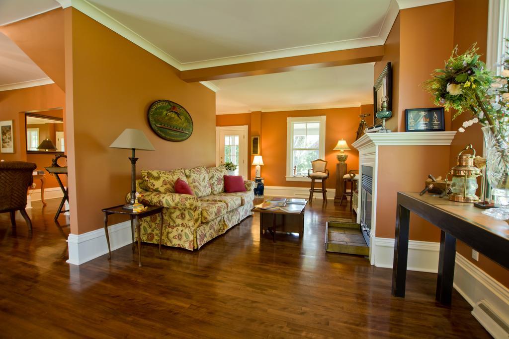 Auberge La Raveaudiere North Hatley Luaran gambar